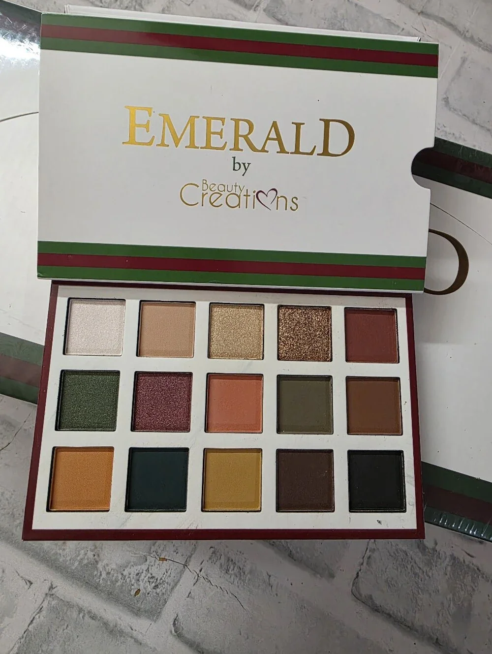 Beauty Creations discover emerald